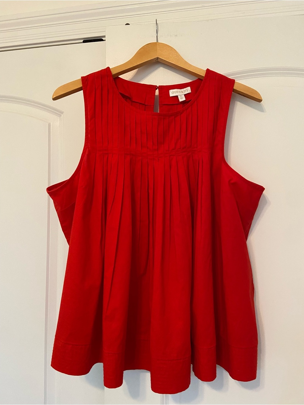 Crown & Ivy Red Sleeveless Pintuck Top XL 100% Cotton Preppy Coastal Holiday